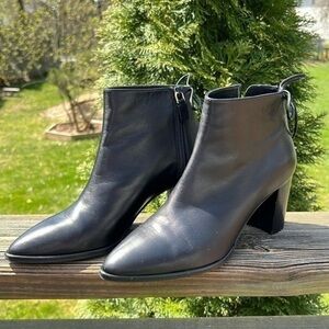 Stuart Weitzman Gardiner Leather Boot in Black Size 6